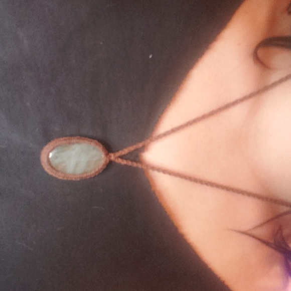 Beautiful Labradorite Stone Macrame Pendant Necklace - Picture 2 of 5